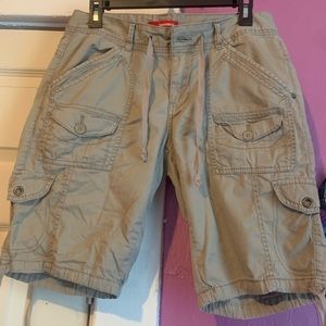 Khaki Union bay Cargo Shorts, size 9